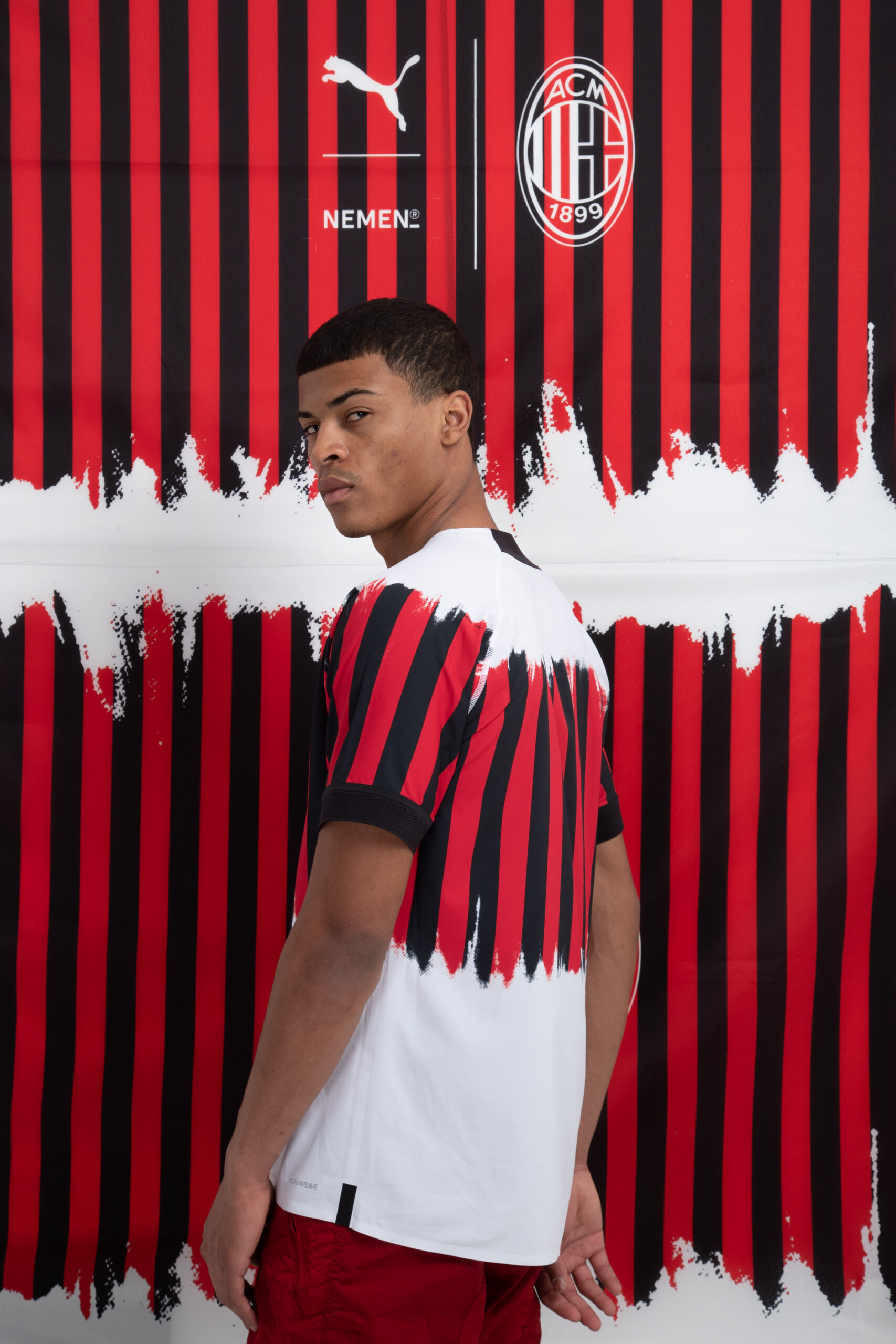 ESPN FC on X: AC Milan and Puma have dropped their new fourth kit in  collaboration with fashion brand KOCHÉ 🔥 🇮🇹  / X