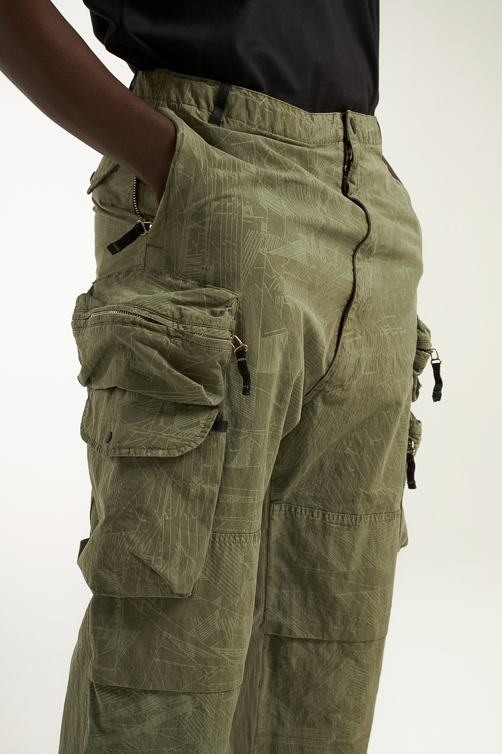 NMN_I22039P/1_177 [JAVA MULTIPOCKET PARACHUTE PANT] – NemeN